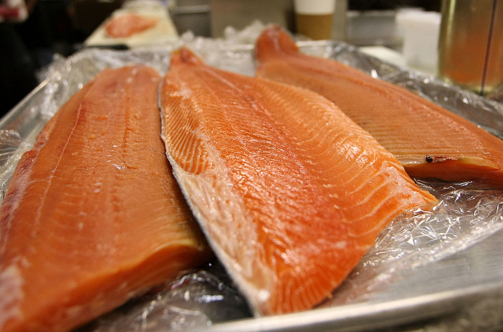 Analyse: Zuchtfisch wie Lachs und Forelle mit verbotenem Pflanzenschutzmittel belastet