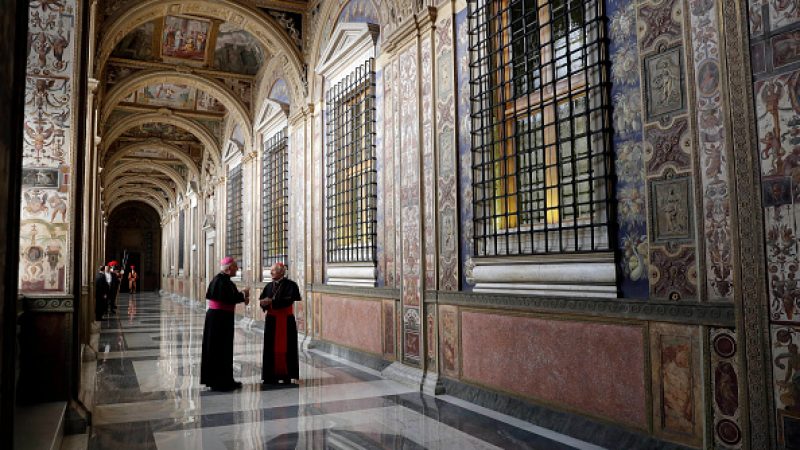 Vatikan-Polizei stürmt schwule Sex-Orgie mit Drogen