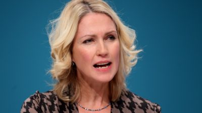 Schwesig: Junge Vaterschaft kein Ausschlussgrund für Spitzenkandidatur