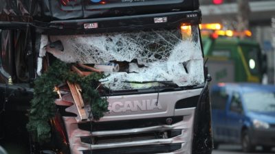 Abtransport des Berliner Terror-Lkw gestaltet sich schwierig