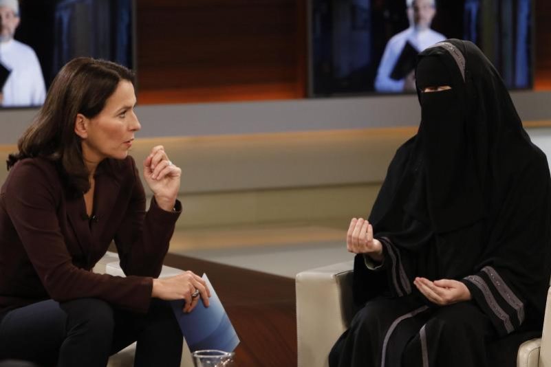 Gesellschaft gespalten – AfD gefördert: Kulturrat empfiehlt ARD/ZDF einjährige Pause und Neukonzeption von Talkshows