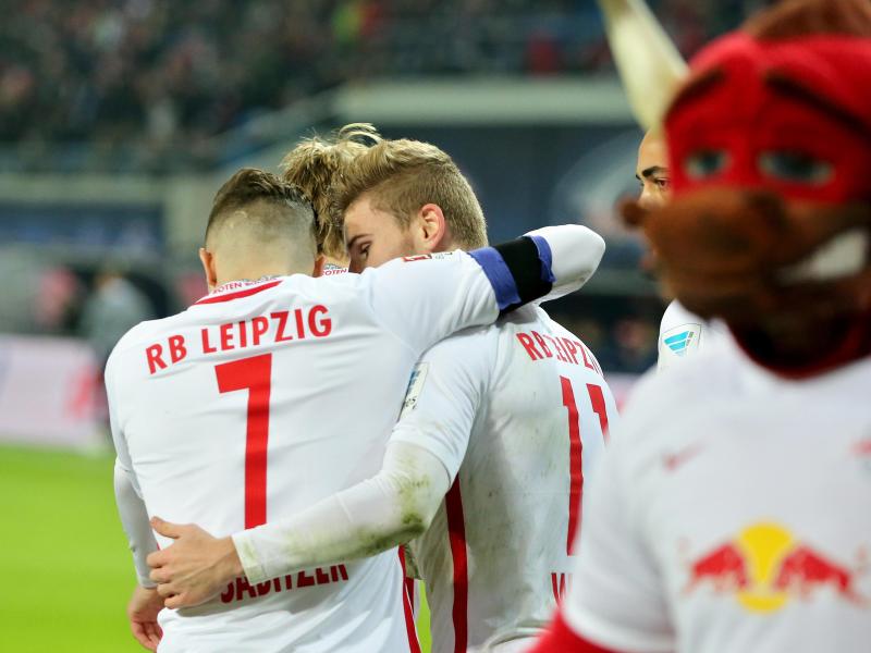 RB Leipzig stoppt auch Schalke und bleibt Tabellenführer