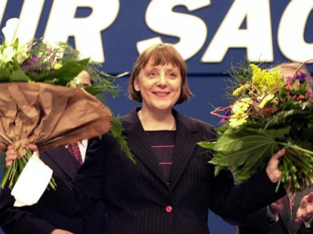 Im Jahr 2000 wurde Merkel erstmals an die Spitze der CDU gewählt - ebenfalls in Essen. Foto:&nbsp;Michael Jung/dpa
