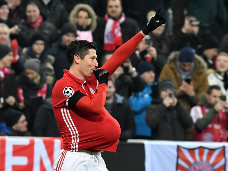 Lewandowski mit Baby-Jubel – Bayern warten auf Auslosung