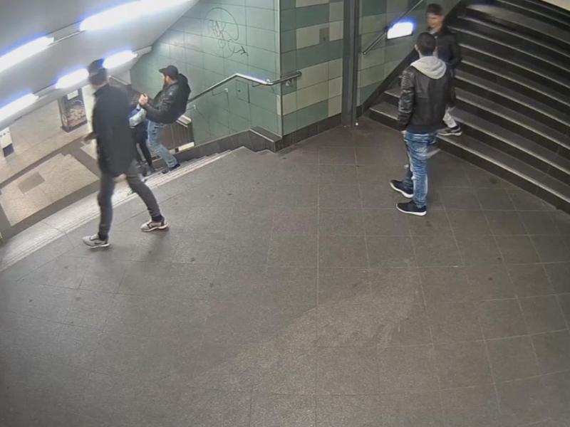 Fußtritt in U-Bahnhof: Begleiter des Täters wird vernommen