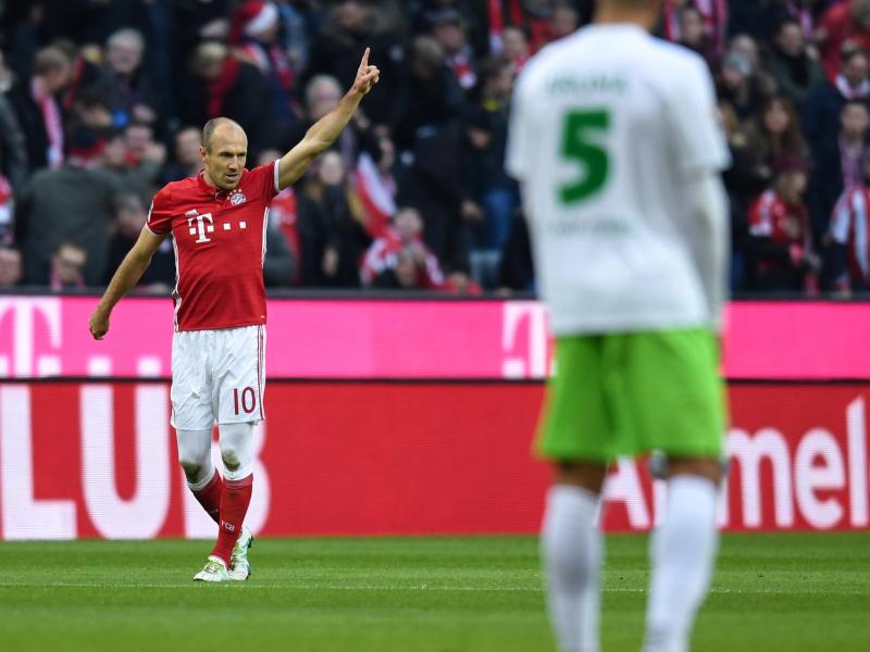 Bayern wieder an der Spitze – Müller erlöst sich gegen