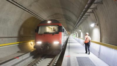 Planmäßiger Bahnverkehr durch Gotthard-Basistunnel startet