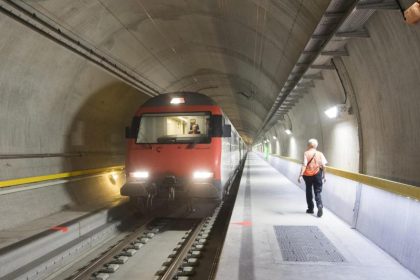 Planmäßiger Bahnverkehr durch Gotthard-Basistunnel startet