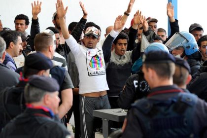 Bürgermeister von Lampedusa fordert Schließung des Hotspots – nun wird ihm Terrorismus vorgeworfen