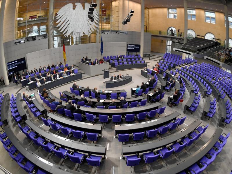 Bundestag billigt umfassende Verfassungsänderungen für Bund-Länder-Finanzreform