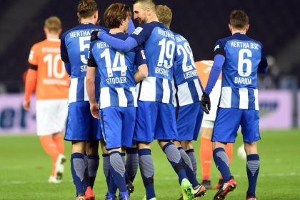 Hertha besiegt Darmstadt 2:0 – Gedenken an Anschlags-Opfer