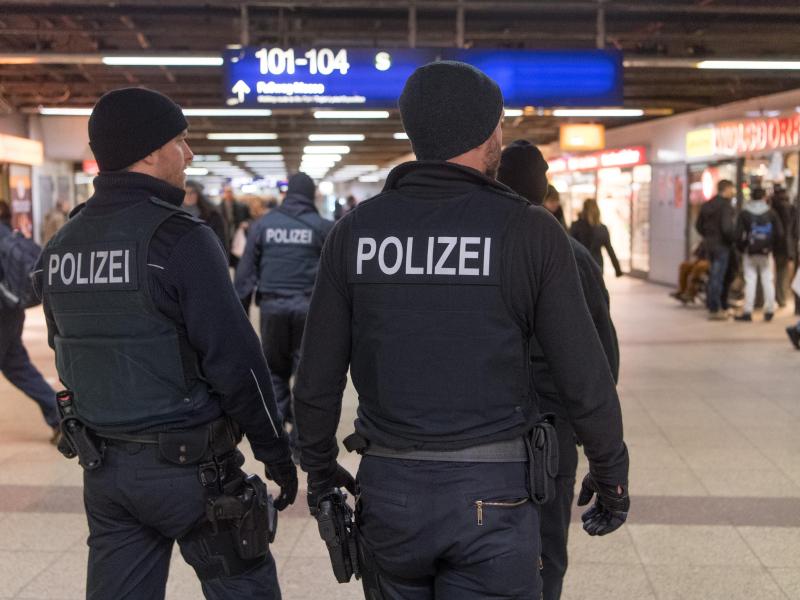 Mehr als 100.000 Straftaten in Zügen, Bahnhöfen und an Bahnanlagen – Grüne fordern mehr Polizei