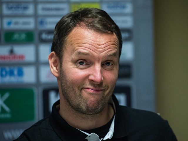 Dagur Sigurdsson überrascht 2016 mit EM-Titel und Olympia-Bronze, und dann mit dem Abschied als Bundestrainer. Foto: Andreas Arnold/dpa