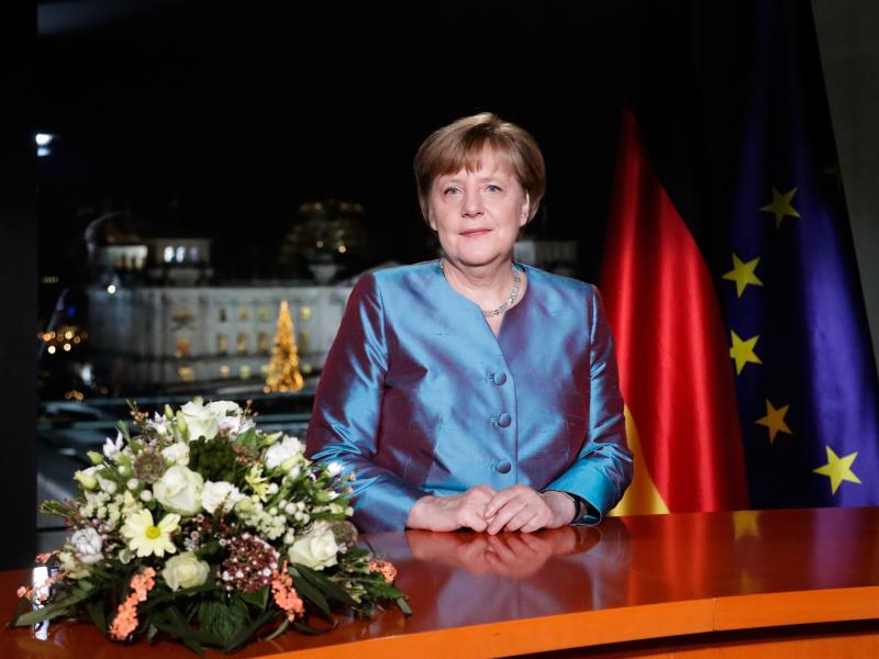 Merkel: Wir sind der Gegenentwurf zur hasserfüllten Welt des Terrors – Flüchtlinge sind „Chance von morgen“