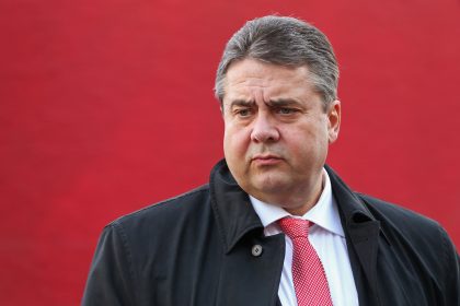 Sigmar Gabriel von Linksradikalen bedrängt: Bei Demo gegen Petry und Le Pen