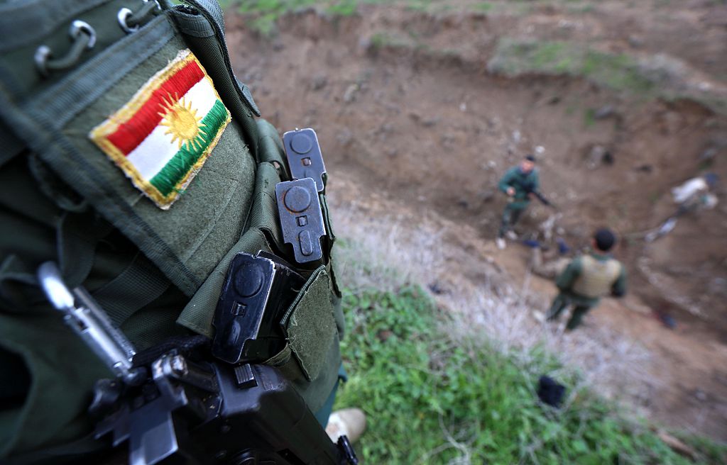 Bundestag: Bundeswehr wird kurdische Peschmerga weiterhin ausbilden – Deutschland liefert Waffen und Militärausrüstung