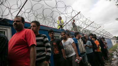 Menschenrechtler: Ungarn lässt Asylsuchende in Transitzonen hungern