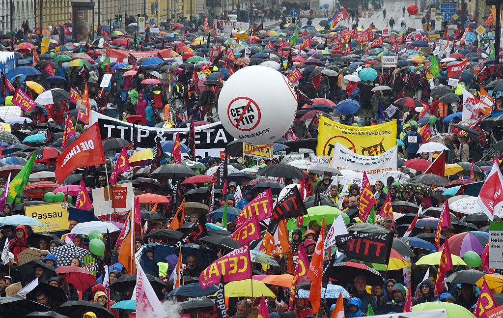 Mehr als eine halbe Million Österreicher unterschreiben gegen Freihandelsabkommen TTIP und CETA