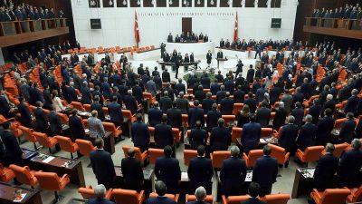 Türkei: Armenischstämmiger Abgeordneter wegen „Völkermord“-Vorwurfs aus Parlament ausgeschlossen