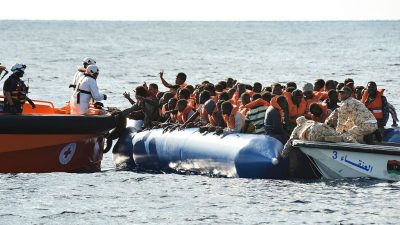 EU-Grenzbehörde Frontex: Abschiebeeinheit für abgelehnte Migranten nimmt Arbeit auf