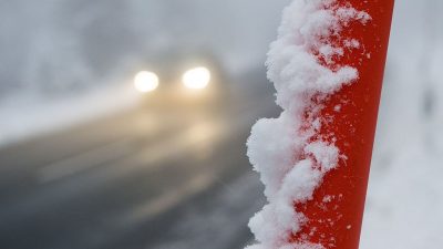 Sturmtief „Axel“ sorgt für Verkehrsbehinderungen und Hochwasser an den Küsten