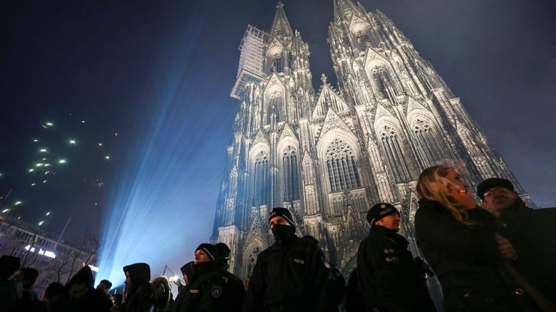 Silvester in Köln: Islamischer Gefährder und per Haftbefehl Gesuchte wirkten als Security für die Polizei mit