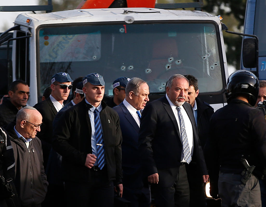 Netanjahu: Lkw-Attentäter von Jerusalem war IS-Anhänger – Vier Soldaten bei Anschlag getötet