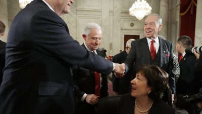 Proteste zu Beginn der Anhörungen von Trumps Kabinettskandidaten