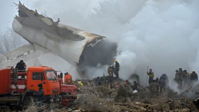 Türkischer Fracht-Jumbo stürzt auf Wohngebiet in Kirgisistan – 37 Tote