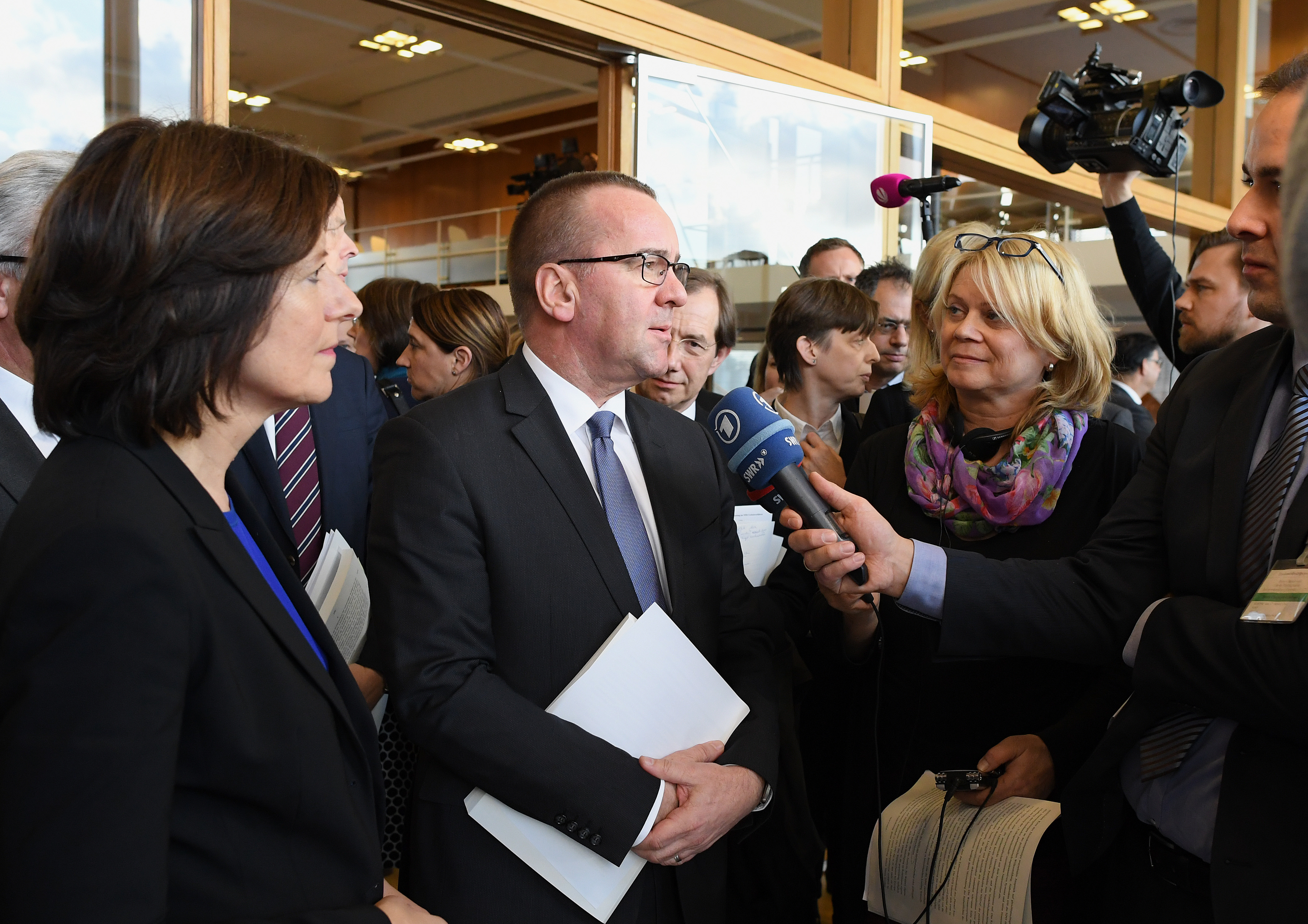 Erstmals werfen zwei Landesminister für SPD-Vorsitz ihren Hut in den Ring