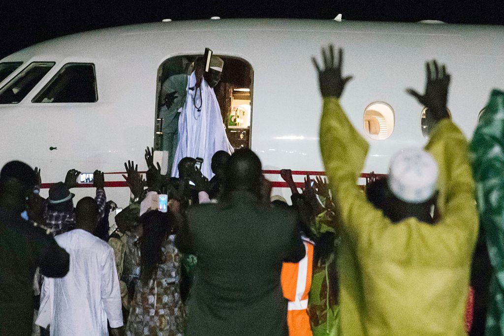 Krieg verhindert: Gambias abgewählter Präsident Jammeh geht ins Exil