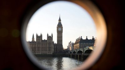 Donald Trump bei der Queen? Trump-Kritiker erzwingen Staatsbesuch-Debatte im britischen Parlament