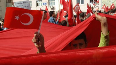 Ende der Demokratie – Sultanat in der Türkei: Türkisches Parlament billigt Erdogans Präsidialsystem