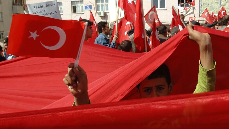 Konflikt um Erdogans Präsidialsystem mobilisiert zunehmend Türken in Deutschland
