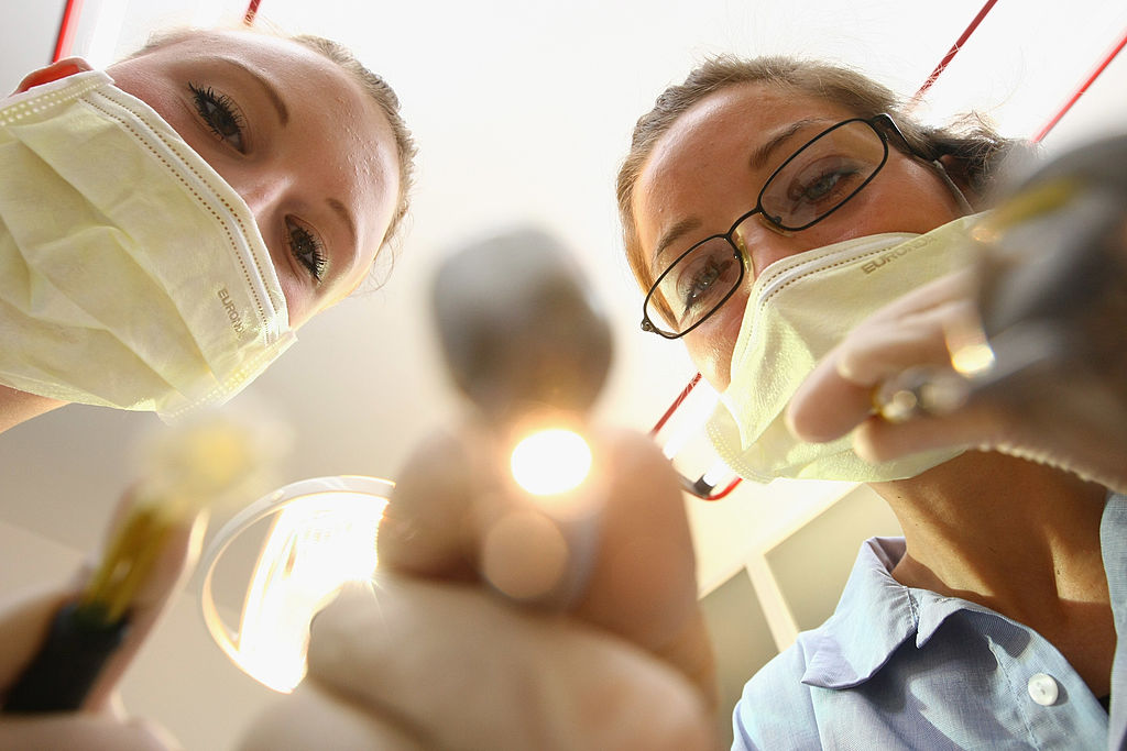Giftige Zahnfüllungen: Strengere Regeln für Verwendung von quecksilberhaltigen Amalgamen ab 2018