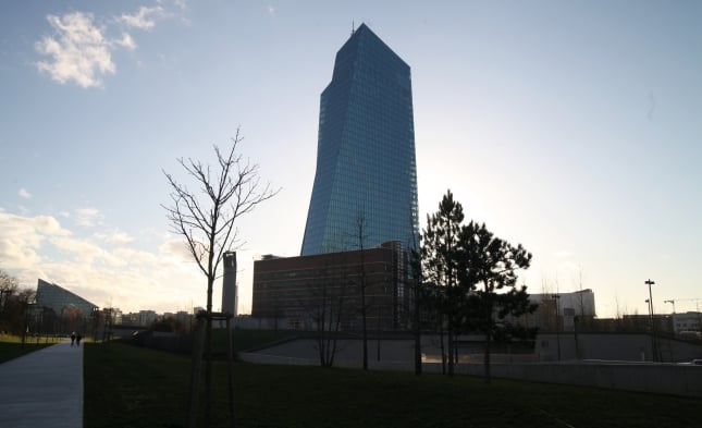 EZB lässt Leitzins unverändert