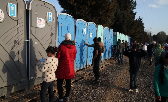 Flüchtlinge bescheren Konzern Rekordumsatz mit Dixi-Klos