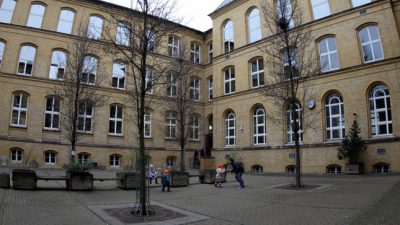 SPD will drei Milliarden Euro für Ganztagsschulen aus Überschüssen