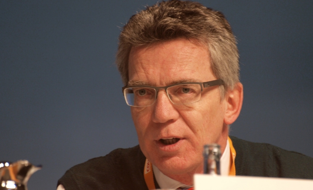 Wagenknecht kritisiert de Maizière als „Verunsicherungsminister“