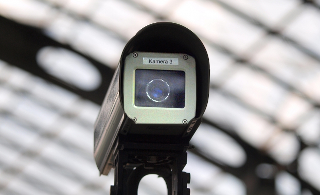 Überwachung: Künftig mehr Videokameras in Einkaufszentren oder Sportstadien