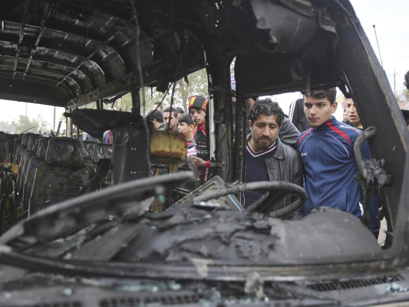 Bombe in Tanklastzug tötet 43 Menschen in syrischer Rebellenstadt Asas