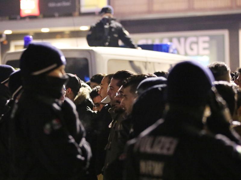 Oppermann lobt Kölner Polizei – „Gute Arbeit gemacht“