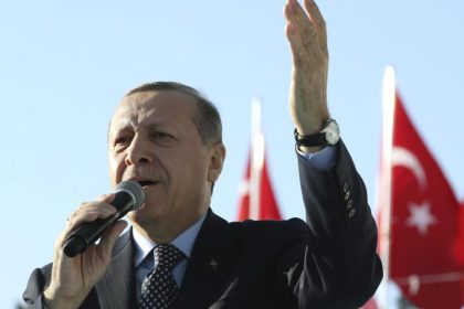 Erdogans AKP sieht BRD in „präfaschistischer Phase“ – Özdemirs Aussagen „belasten gesellschaftlichen Frieden in Deutschland“