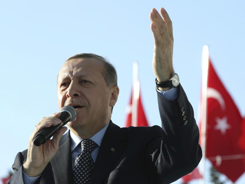 Erdogans AKP sieht BRD in „präfaschistischer Phase“ – Özdemirs Aussagen „belasten gesellschaftlichen Frieden in Deutschland“