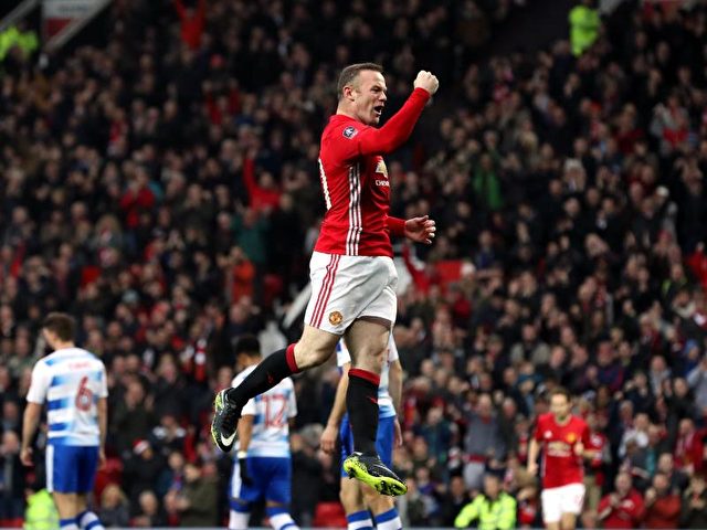 Mit seinem 249. Tor für Manchester United stellte Wayne Rooney die Bestmarke von Club-Ikone Bobby Charlton ein. Foto: Martin Rickett/dpa