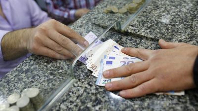 Erdogan vermutet ausländische Verschwörung hinter freiem Fall der türkischen Lira