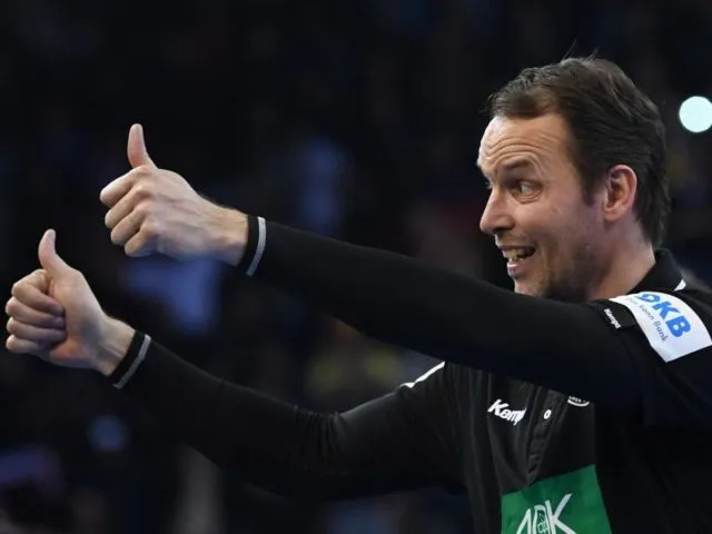 Deutschlands Trainer Dagur Sigurdsson: «Jetzt fängt es an, richtig interessant zu werden.» Foto: Marijan Murat/dpa