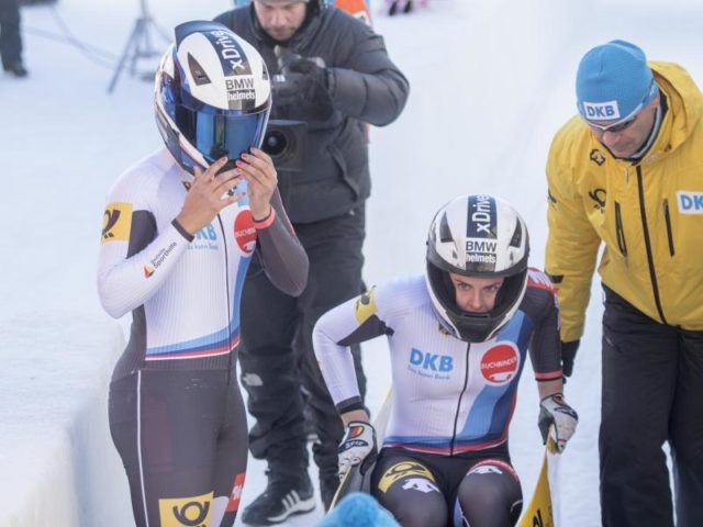 Mariama Jamanka und Anschieberin Annika Drazek wurden beim Weltcup in St. Moritz Vierte. Foto: Urs Flueeler/dpa
