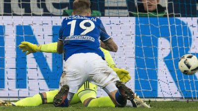 «Joker» Burgstaller bewahrt Schalke vor Fehlstart