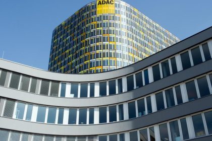 ADAC kündigt 60.000 Versicherten mit Hauptwohnsitz im Ausland